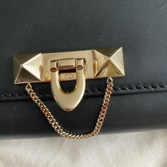 Valentino garavani Demi lune leather chain bag - Picture 3 of 7